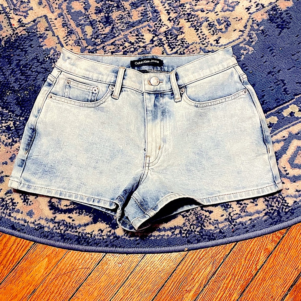 NWT Calvin Klein High Rise Short